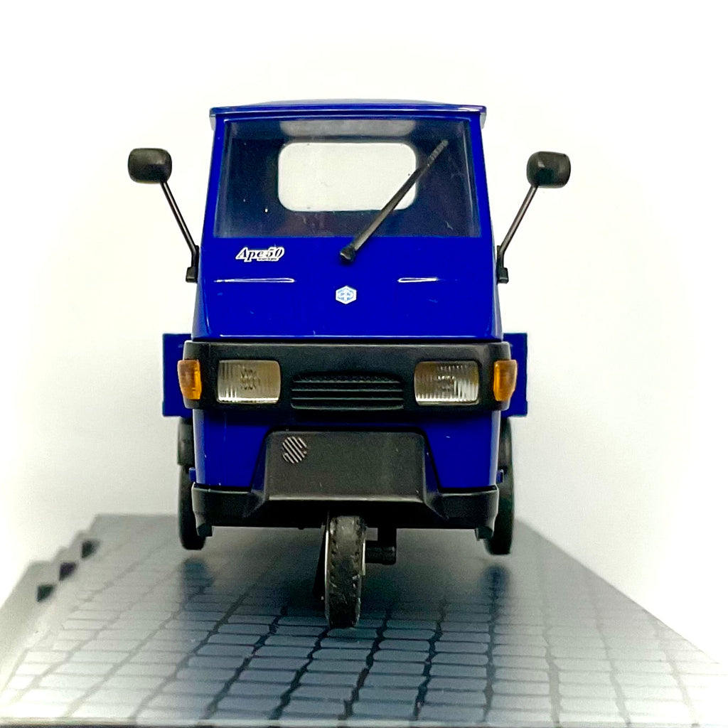 Piaggio Ape 50 1:43 – BUSCH 60002- vista anteriore 