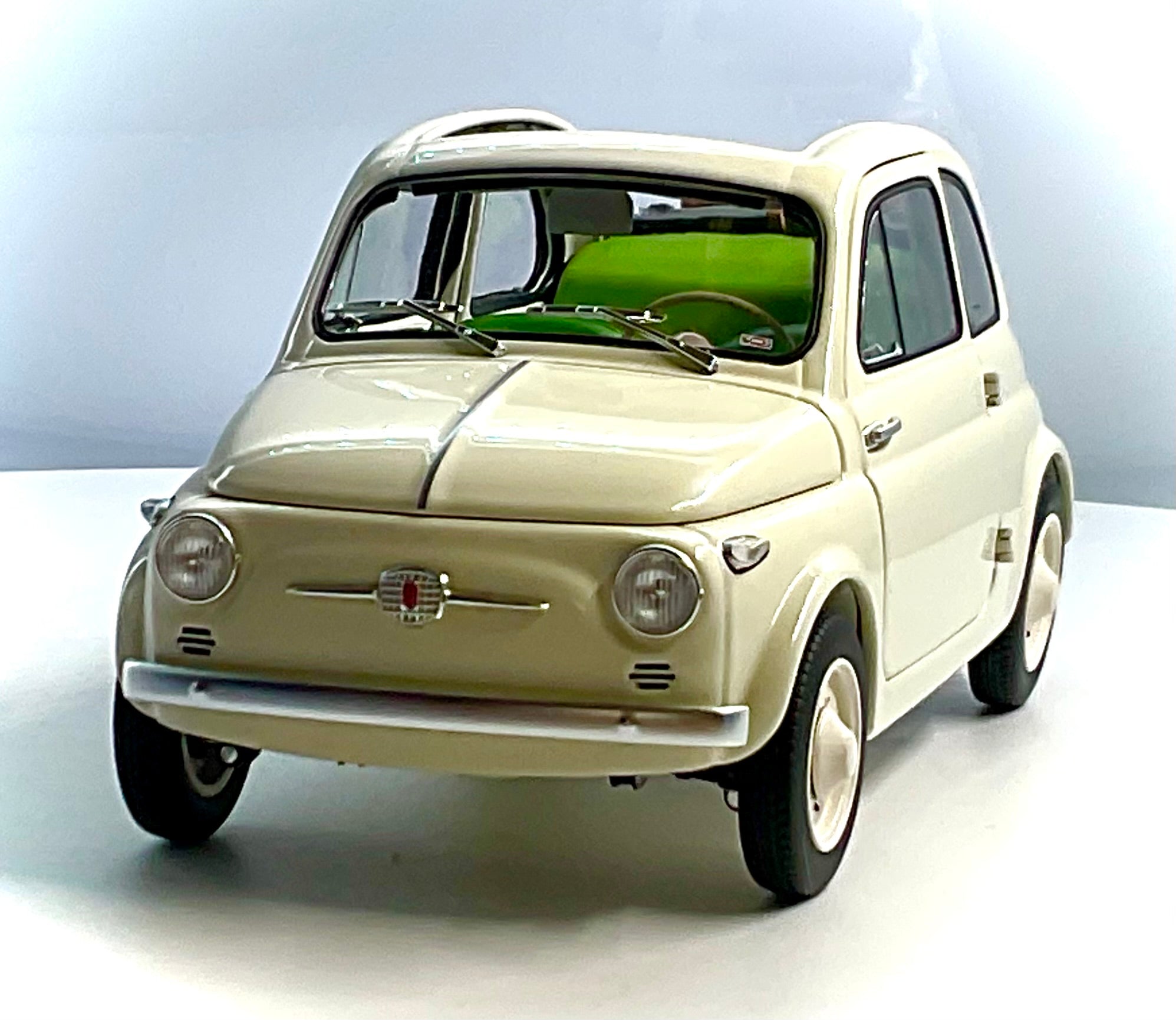 Fiat Nuova 500 White Accessories Avorio scala 1:18 – Kyosho 08966WA