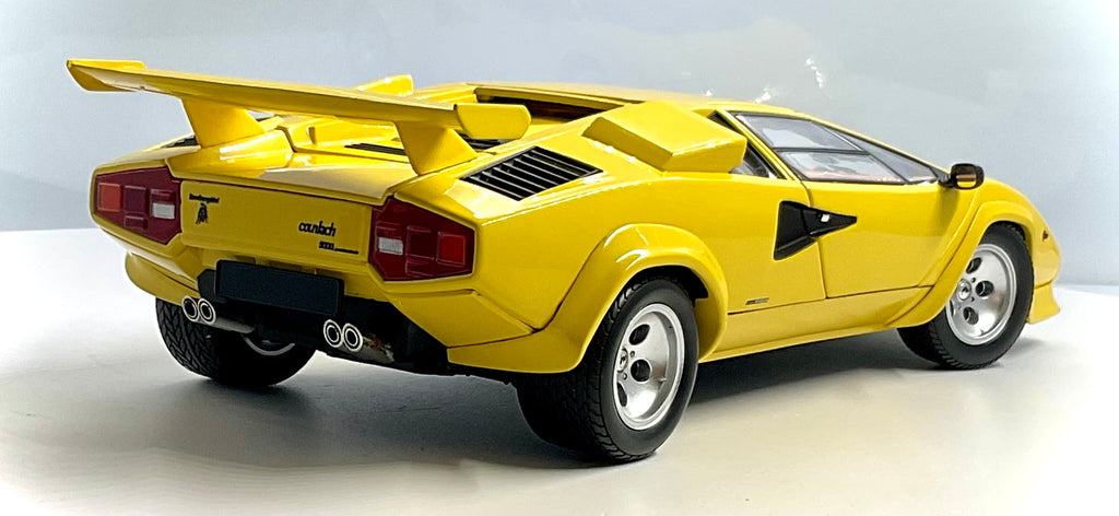 Lamborghini Countach LP500 Yellow scala 1:18 – Kyosho Vista 3/4 posteriore 