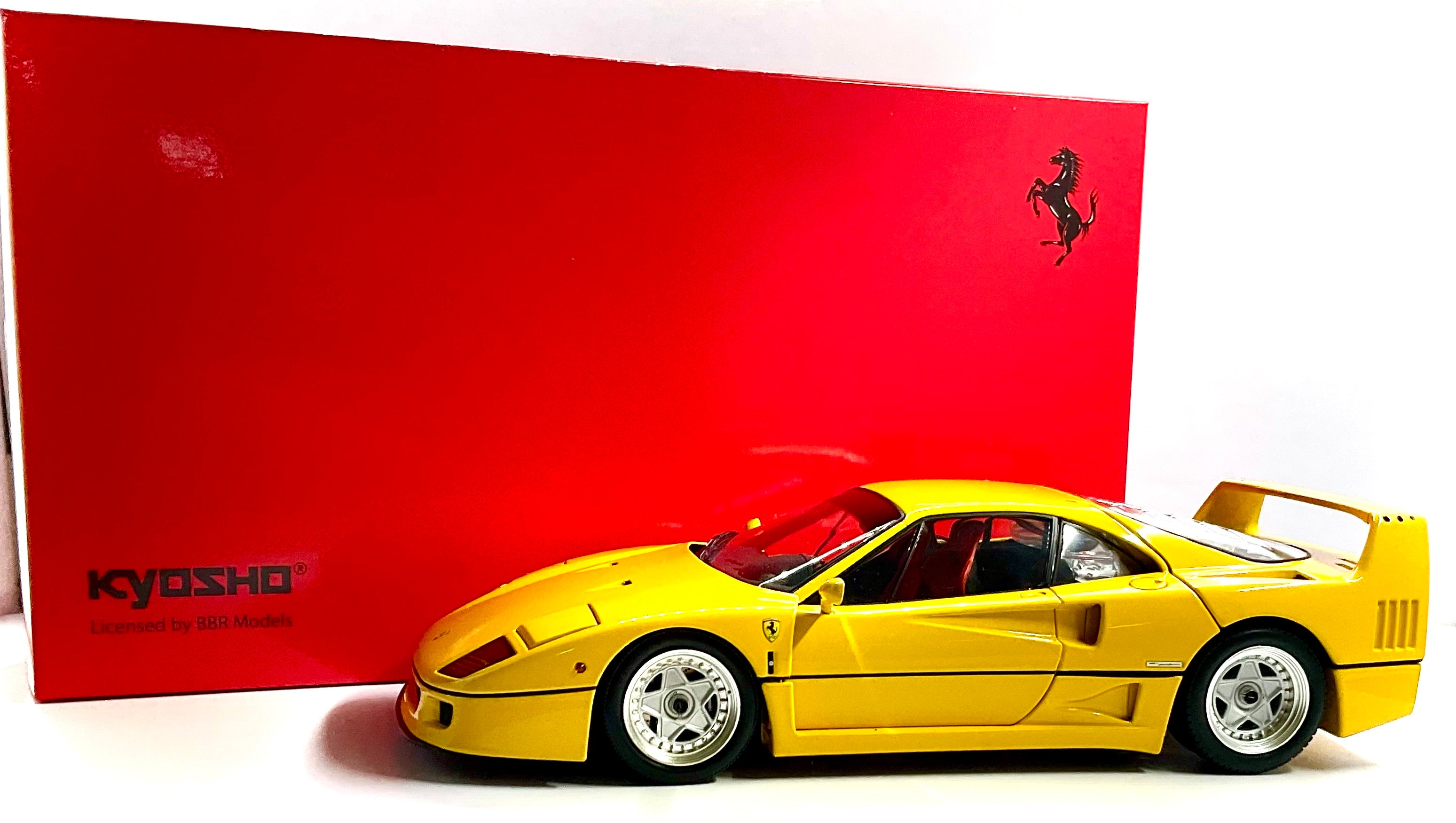Ferrari F40 Yellow scala 1:18 – Kyosho