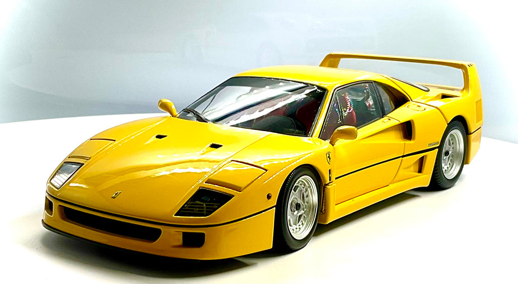 Ferrari F40 Yellow scala 1:18 – Kyosho Vista 3/4 anteriore 