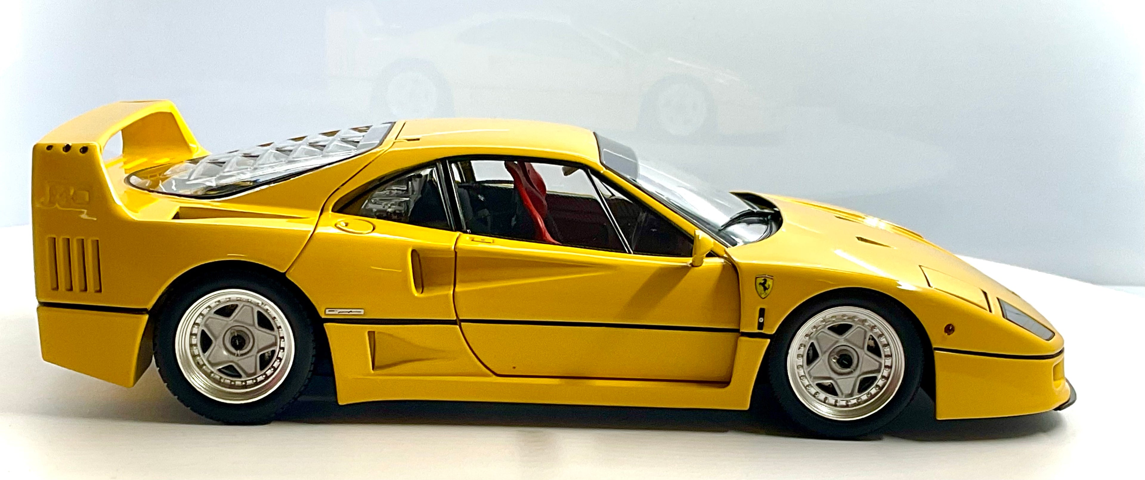 Ferrari F40 Yellow scala 1:18 – Kyosho 08416Y