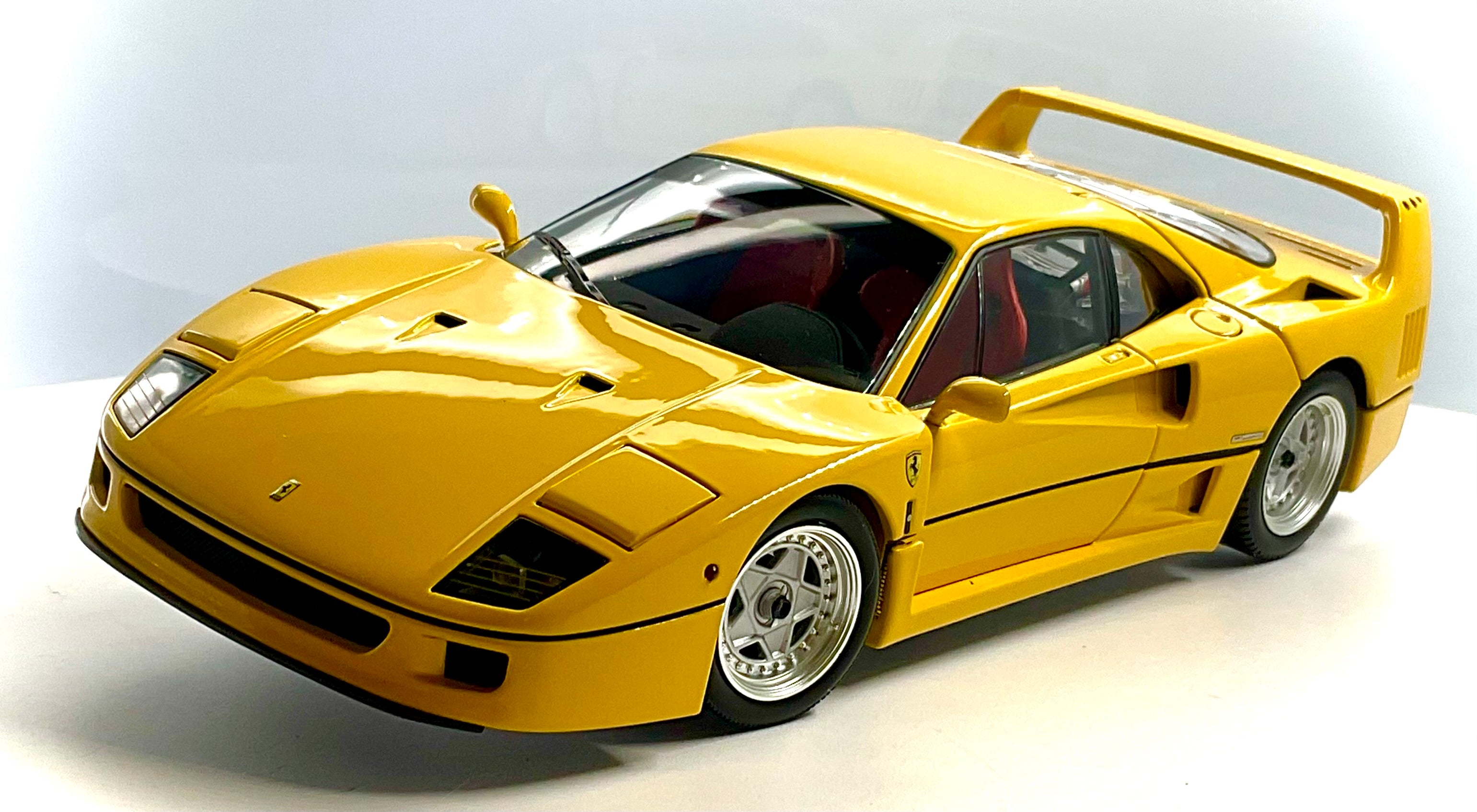Ferrari F40 Yellow scala 1:18 – Kyosho 08416Y