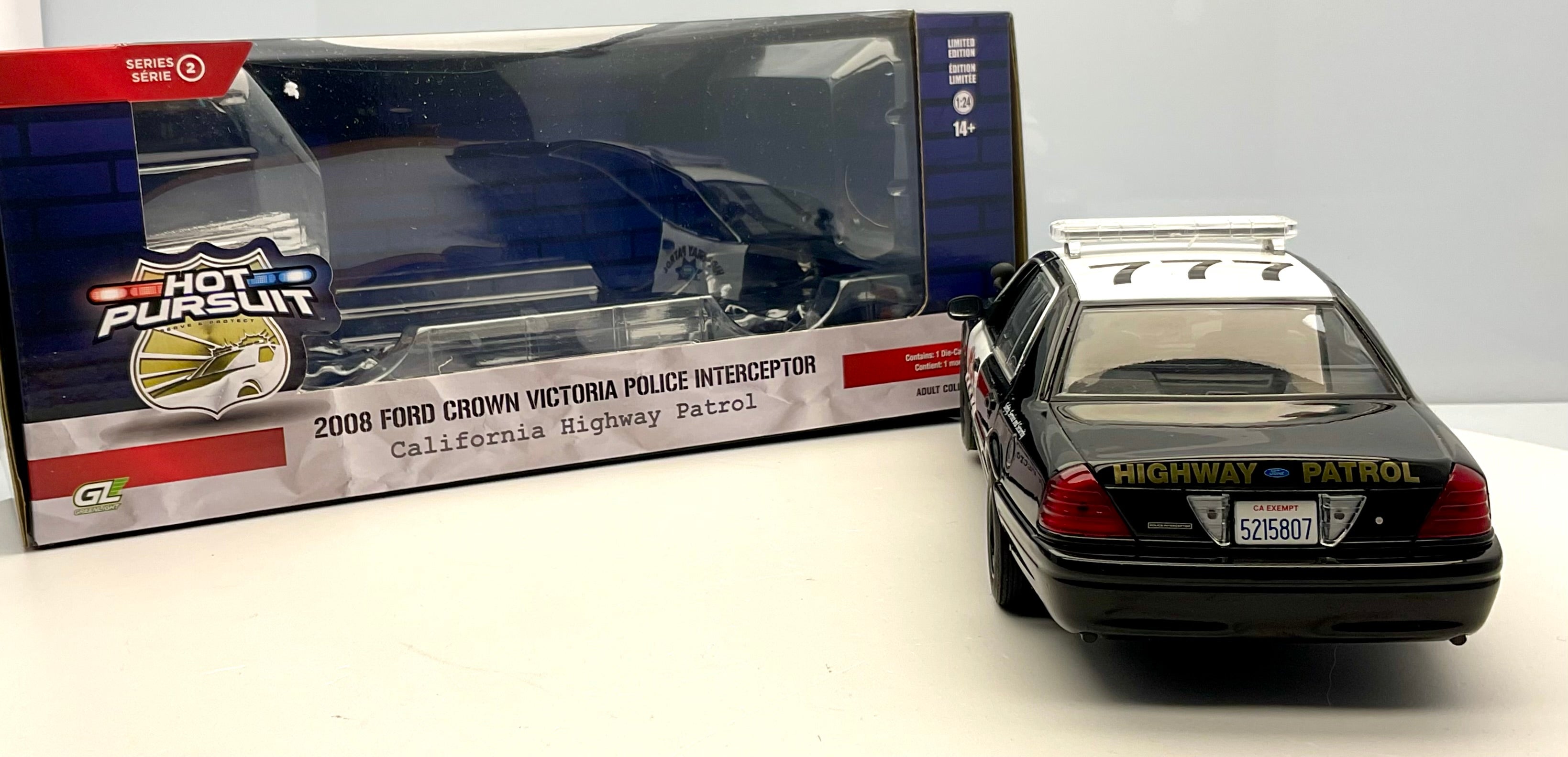FORD CROWN VICTORIA del 2008 , scala 1/24 , GREENLIGHT 85523 , vista posteriore
