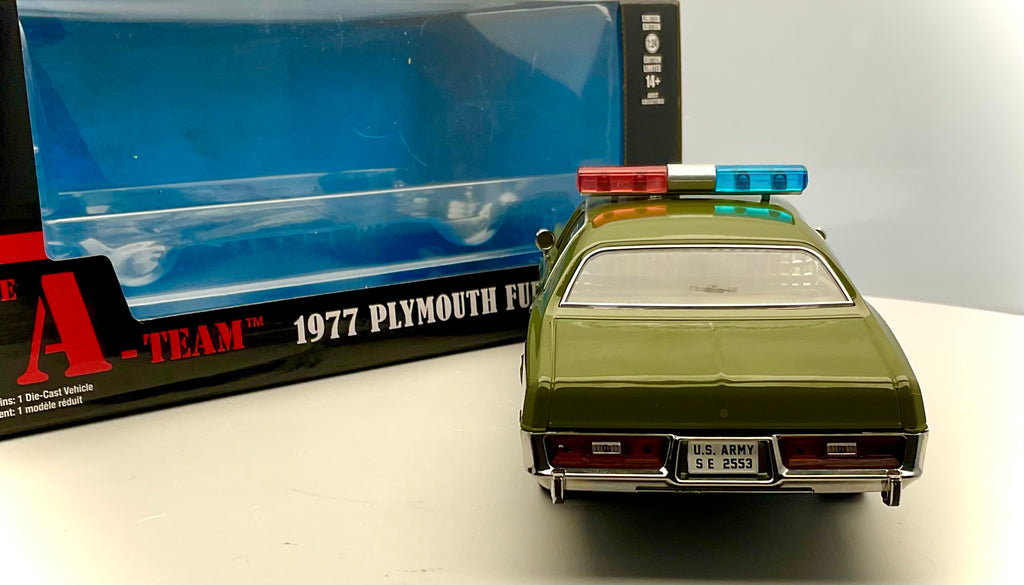 PLYMUNTH FURY del 1977 , scala 1/24, GREENLIGHT 84105 , vista posteriore