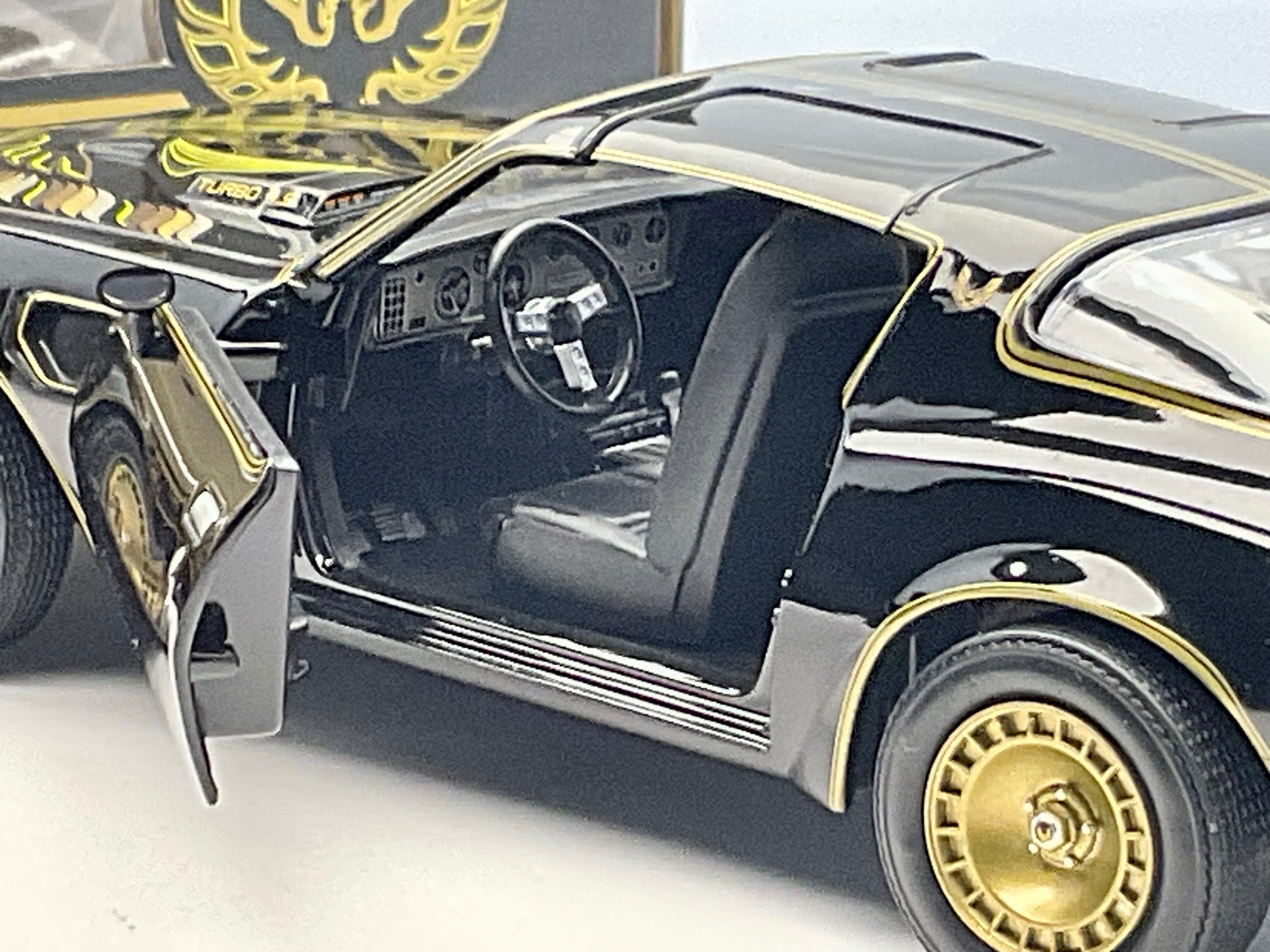 PONTIAC FIREBIRD del 1980 , scala 1/24 , GREENLIGHT 84037 , visto interno abitacolo