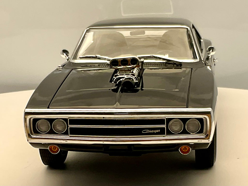 DODGE CHARGER del 1970 , scala 1/18 , GREENLIGHT 19211 , vista frontale