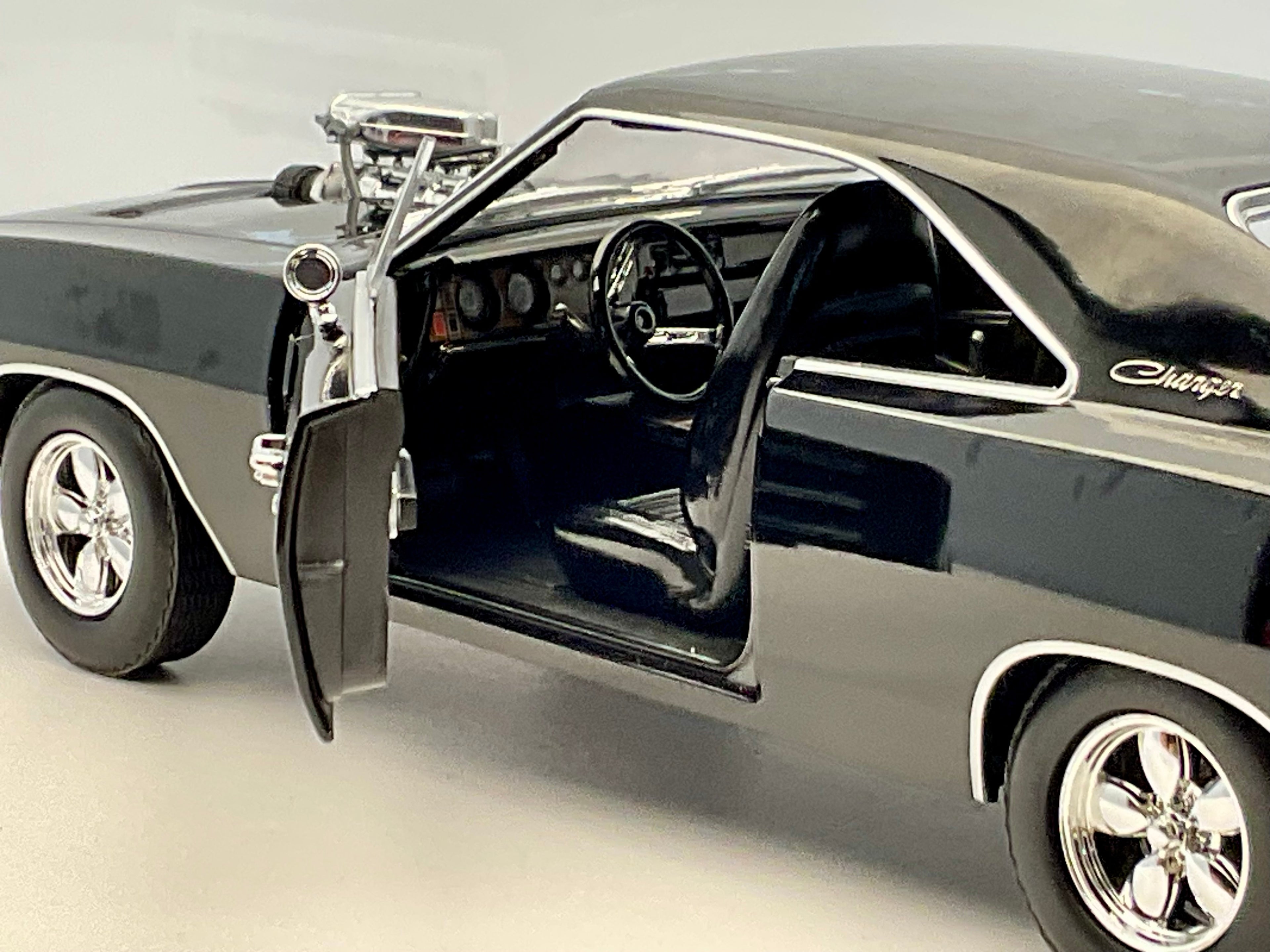 DODGE CHARGER del 1970 , scala 1/18 , GREENLIGHT 19211 , vista interno