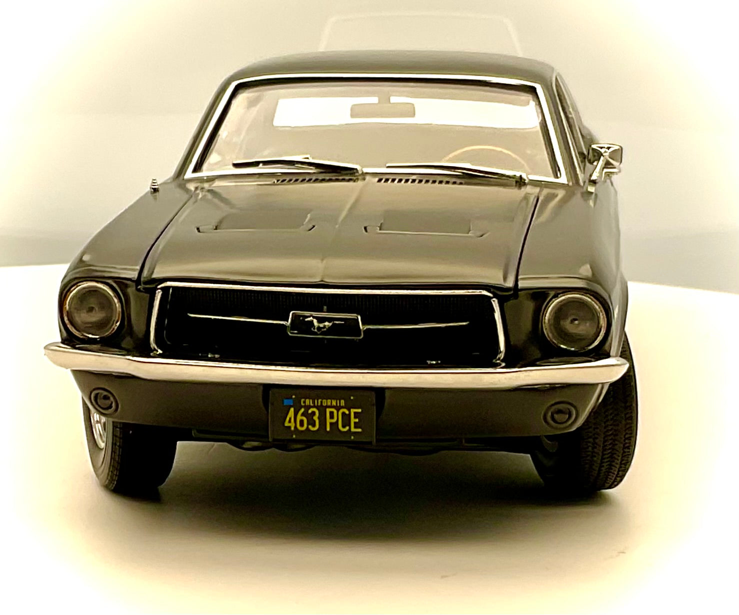 FORD MUSTANG , scala 1/18 , GREENLIGHT 13611 , vista frontale