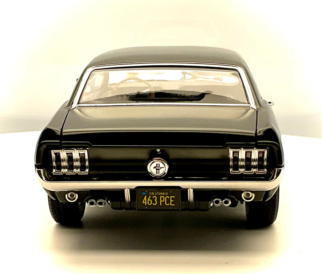 FORD MUSTANG , scala 1/18 , GREENLIGHT 13611 , vista posteriore