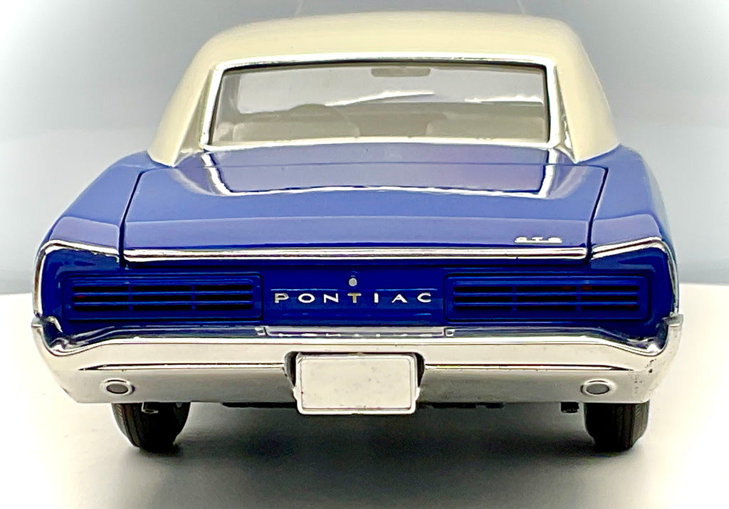 PONTIAC GTO del 1966 ,scala 1/18 HIGHWAY 61 GREENLIGHT HWY-18047 , vista posteriore