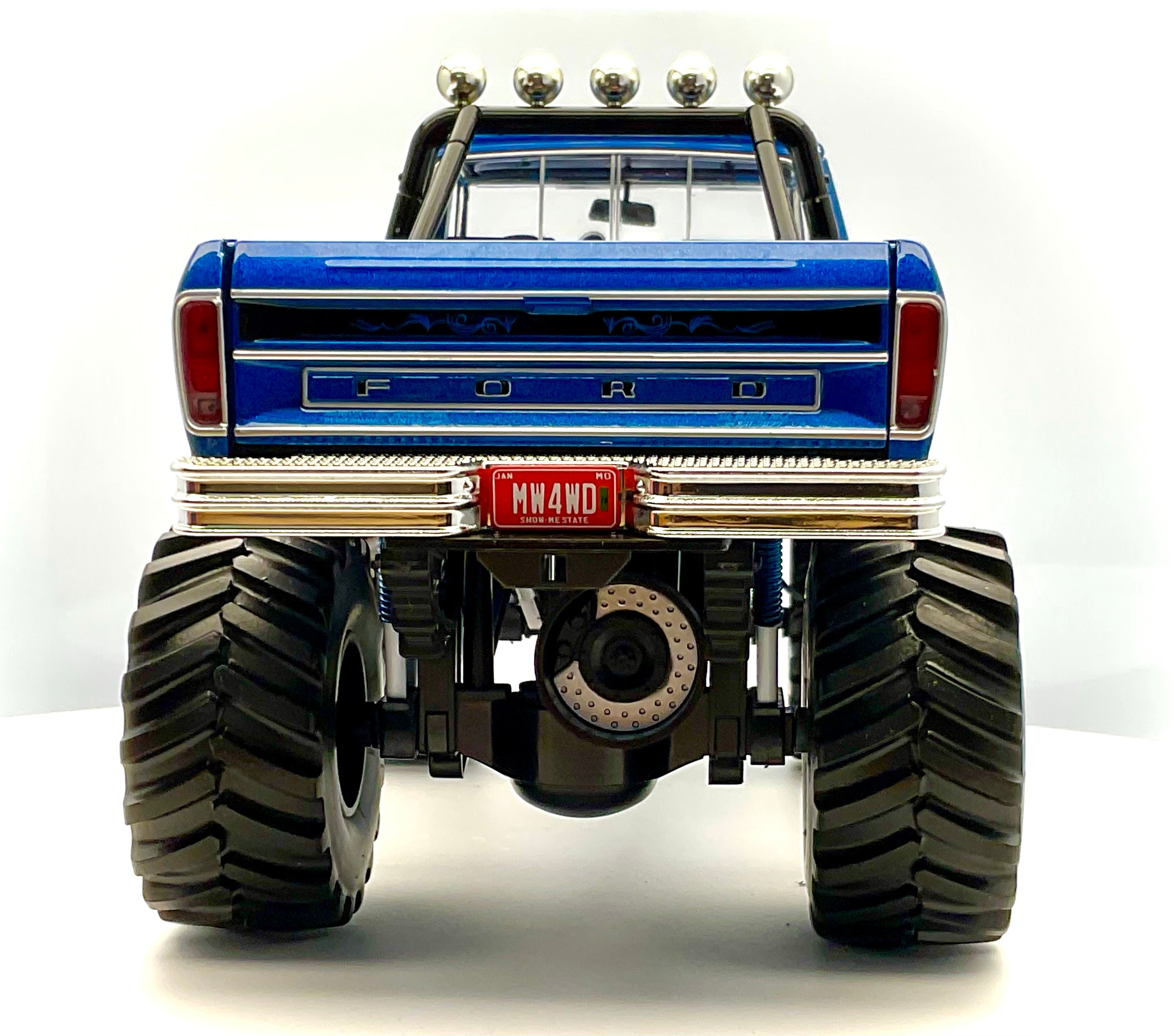 FORD F-250 BIGFOOT , scala 1/18 GREENLIGHT 13605 , vista posteriore