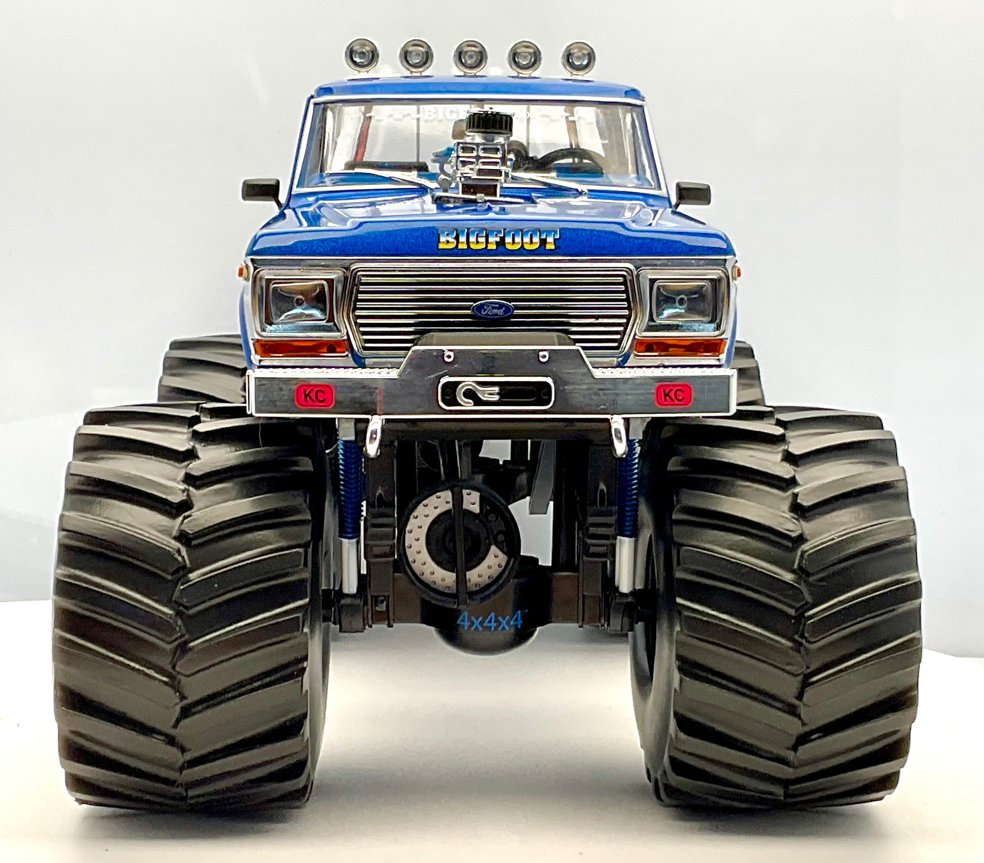 FORD F-250 BIGFOOT , scala 1/18 GREENLIGHT 13541 , vista frontale