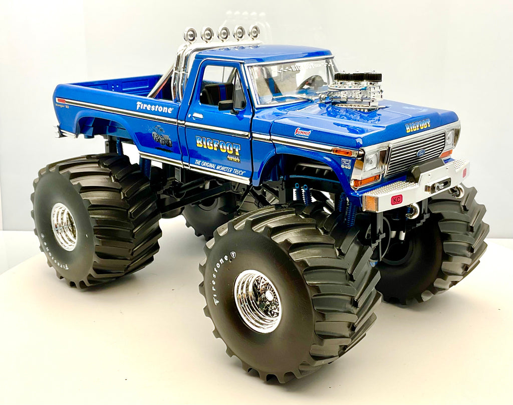 FORD F-250 BIGFOOT , scala 1/18 GREENLIGHT 13541 , vista 3/4 complessivo