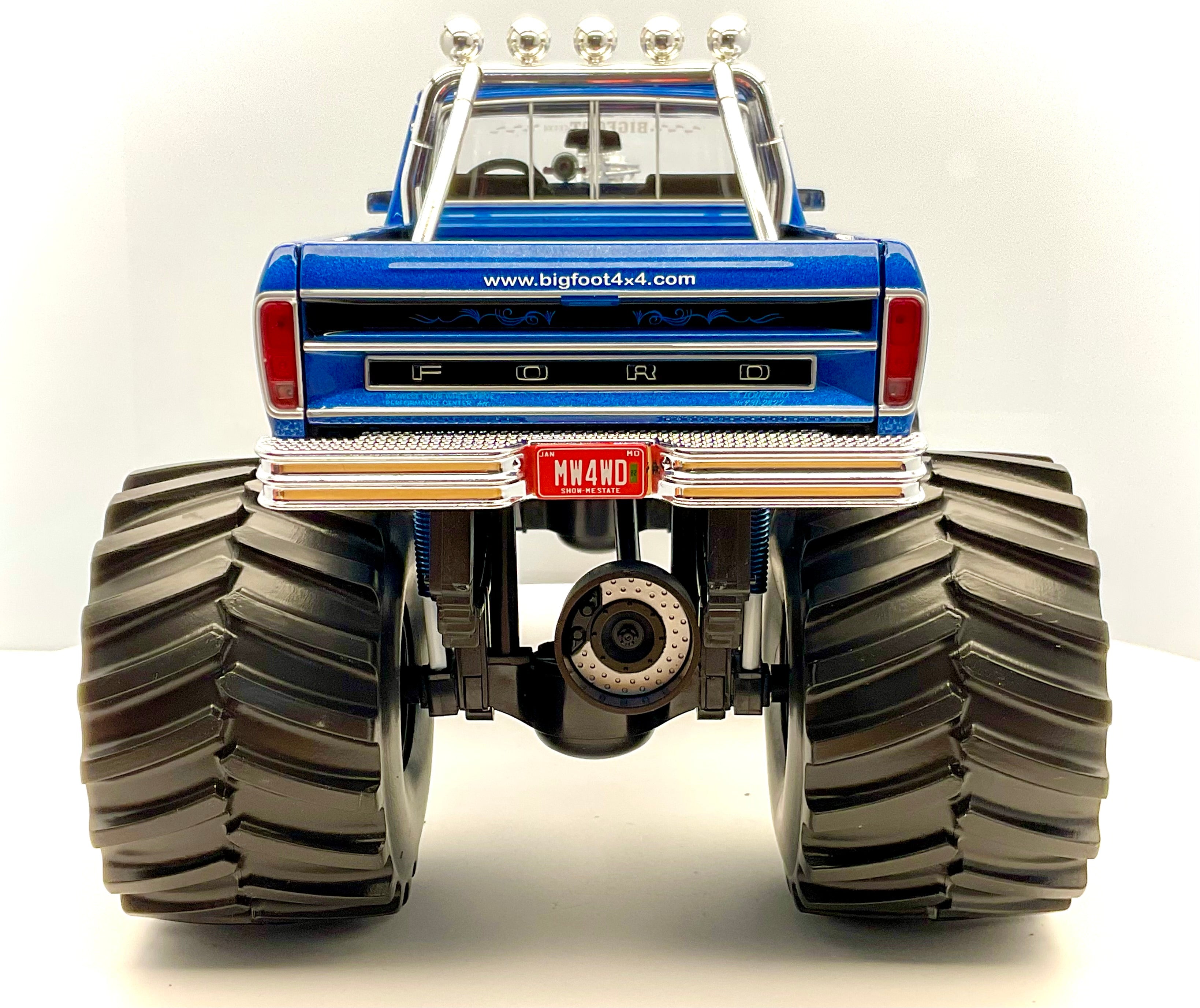 FORD F-250 BIGFOOT , scala 1/18 GREENLIGHT 13541 , vista posteriore