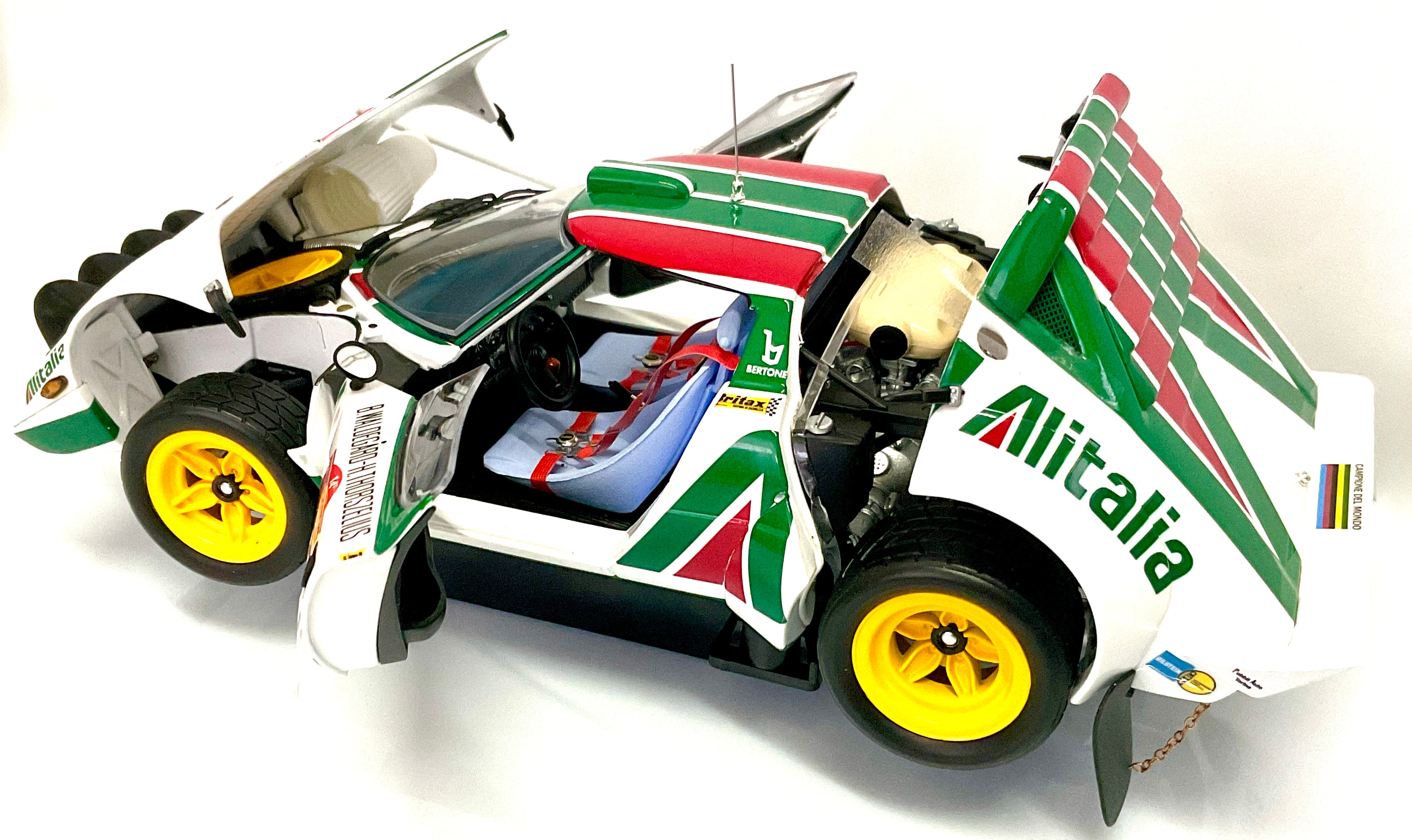 Lancia Stratos n.4 Alitalia 1:18 – Kyosho KS08130F