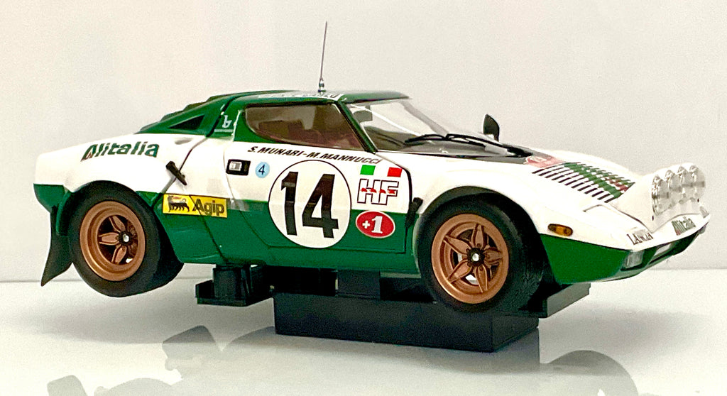LANCIA STRATOS n 14 , della KYOSHO KS08130E , die-cast , scala 1/18 , vista laterale destra 
