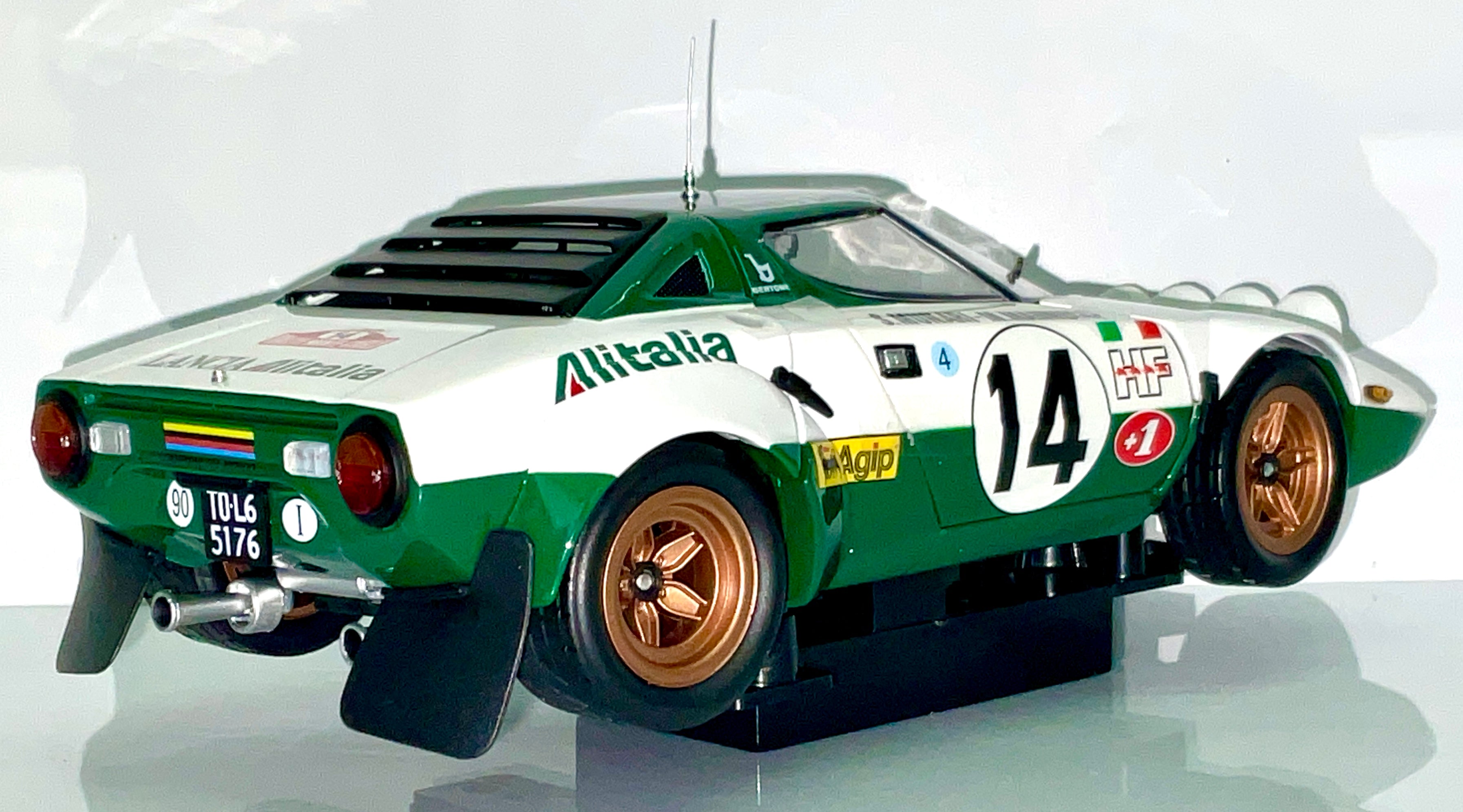 Lancia Stratos n.14 Alitalia 1:18 – Kyosho KS08130E
