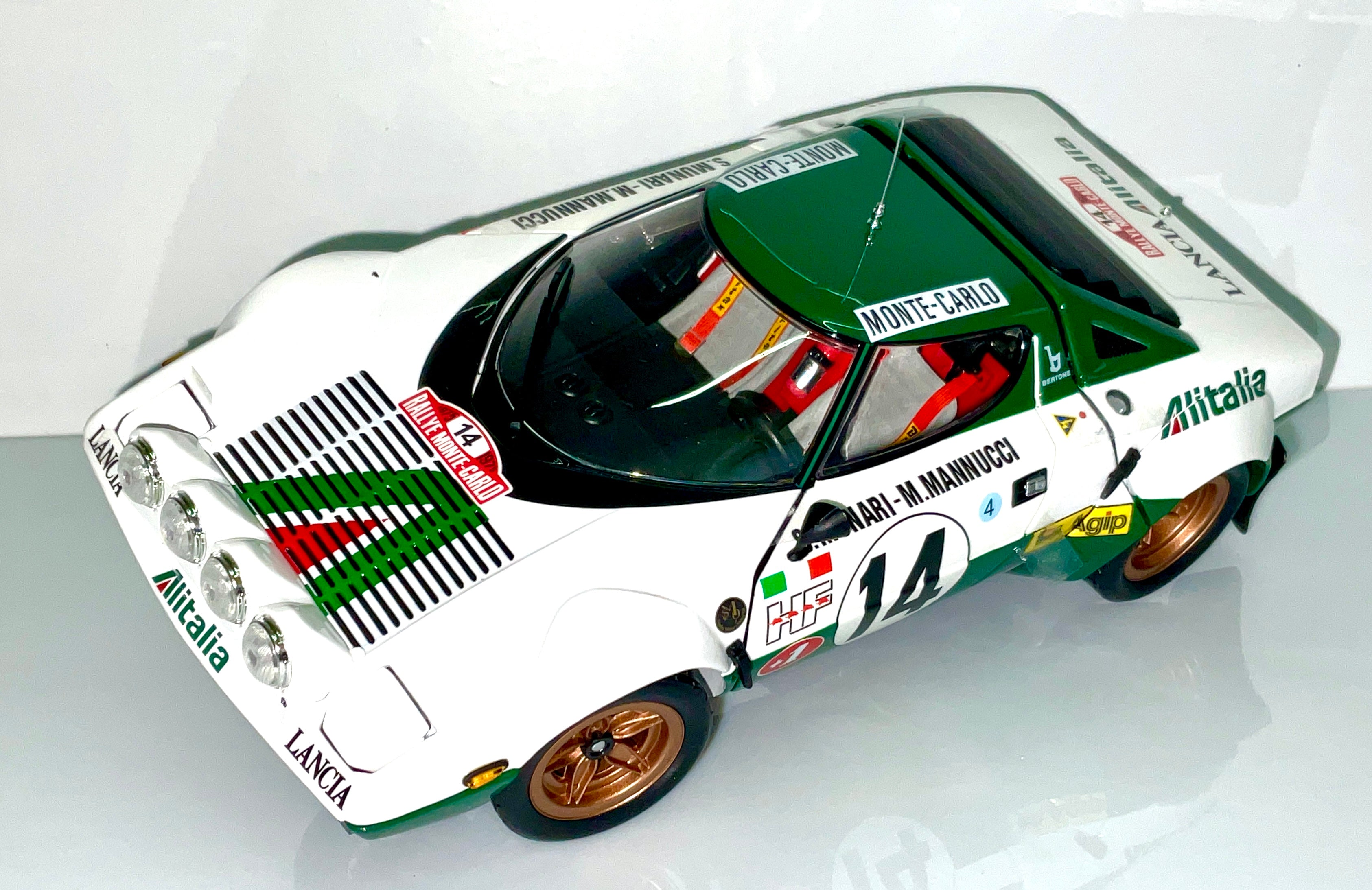 Lancia Stratos n.14 Alitalia 1:18 – Kyosho KS08130E