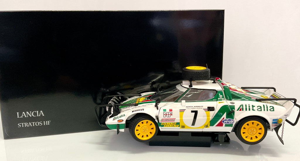 LANCIA STRATOS n7 ALITALIA , della KYOSCO KS08130G  , die-cast scala 1/18 , vista laterale con scatola