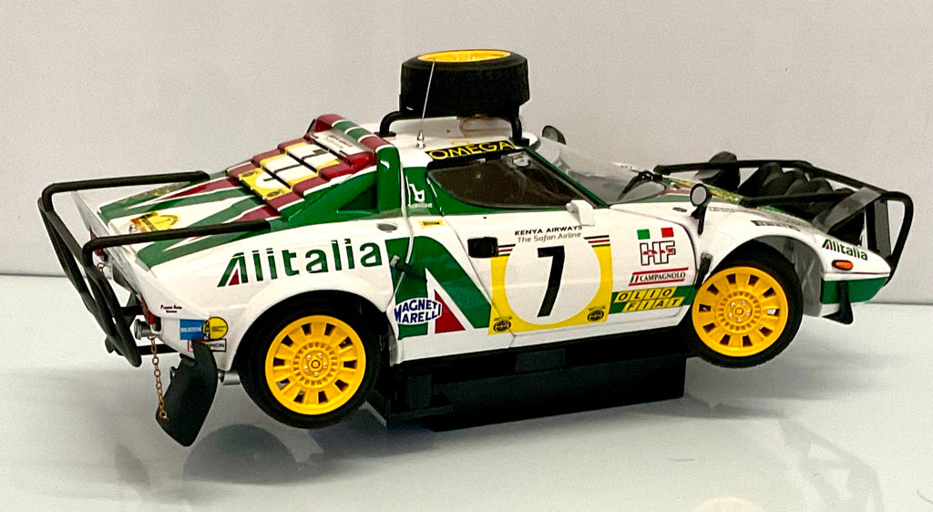LANCIA STRATOS n7 ALITALIA , della KYOSCO KS08130G  , die-cast scala 1/18 , vista laterale destra