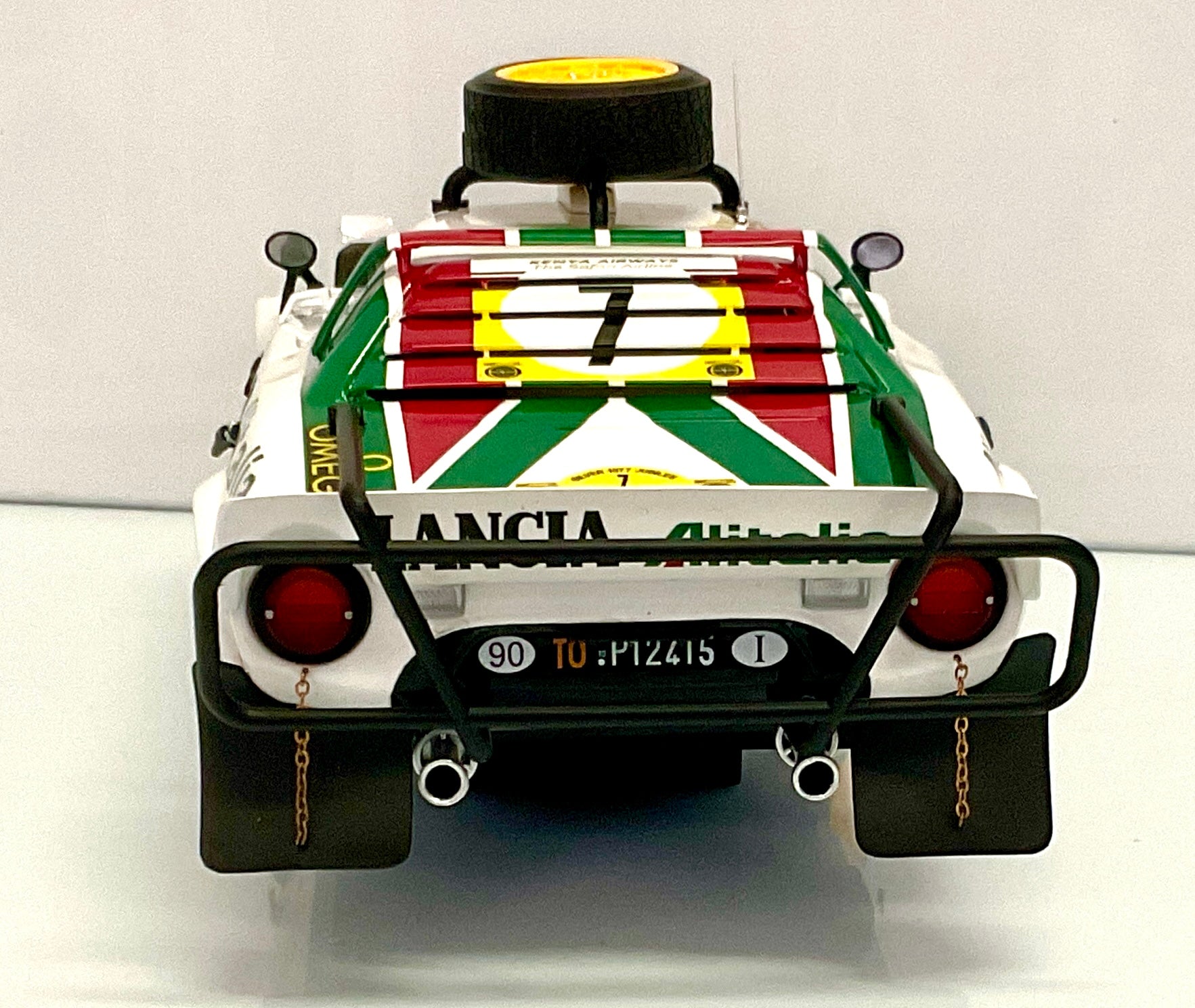 LANCIA STRATOS n7 ALITALIA , della KYOSCO KS08130G  , die-cast scala 1/18 , vista posteriore