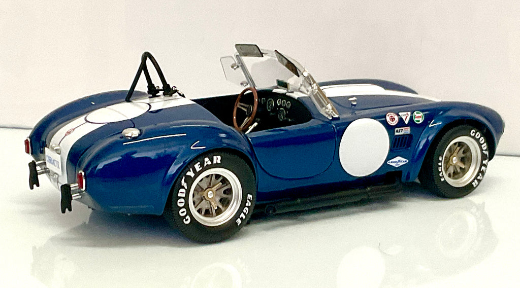 SCHELBY COBRA 427 S/C , della KYOSHO KS08048BLMW die-cast  , scala 1/18 , vista laterale destra