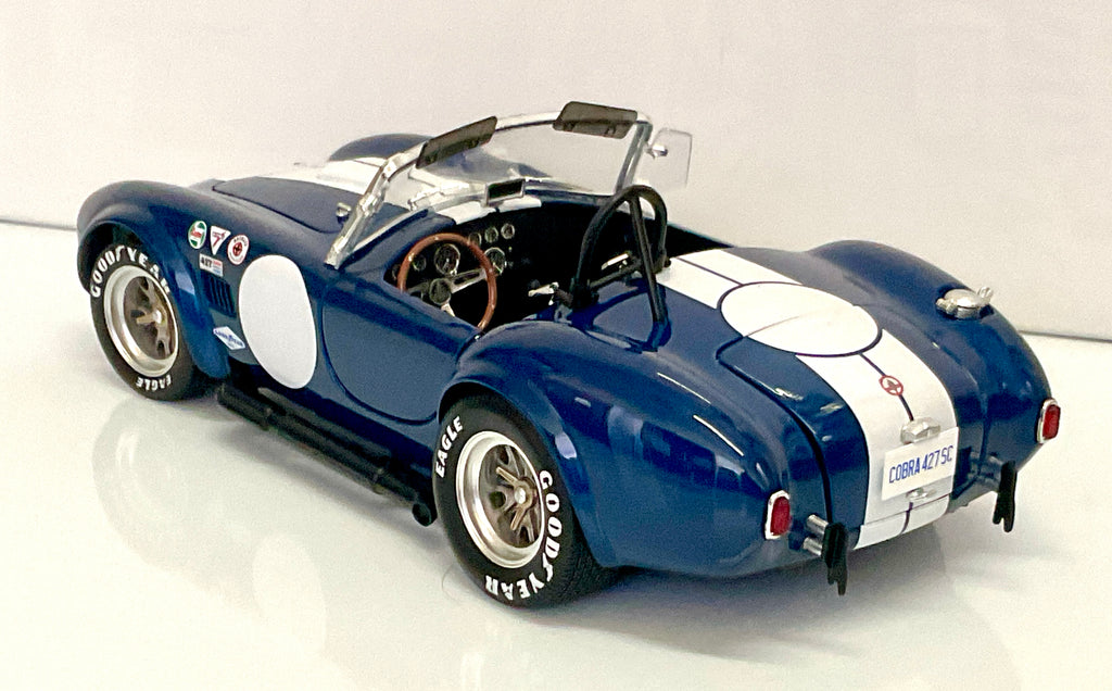 Shelby Cobra 427 S/C Blue Metallic/White 1:18 – Kyosho KS08048BLMW