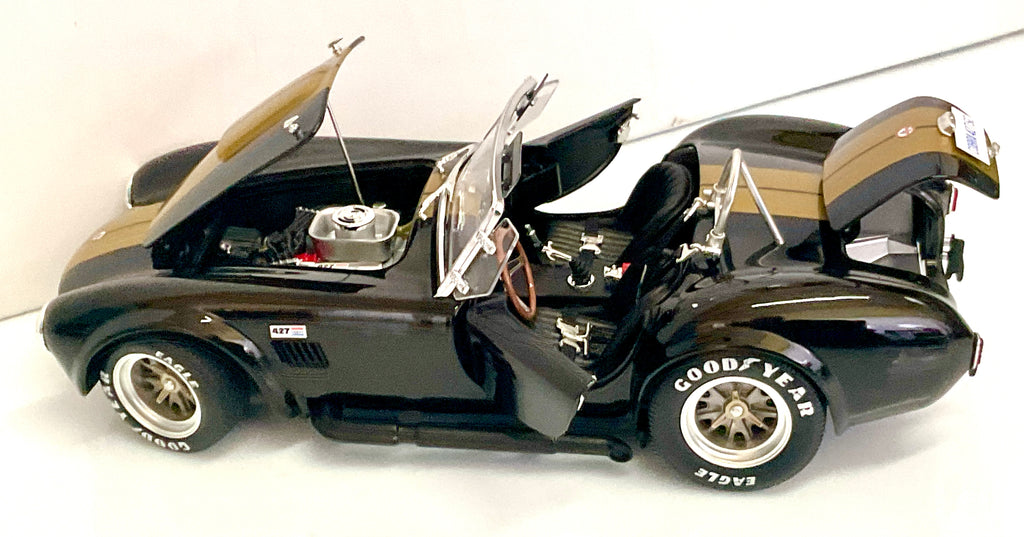 SCHELBY COBRA 427 S/C ,  della KYOSHO KS08048BKG , die-cast , scala 1/18 , vista di tutte le aperture