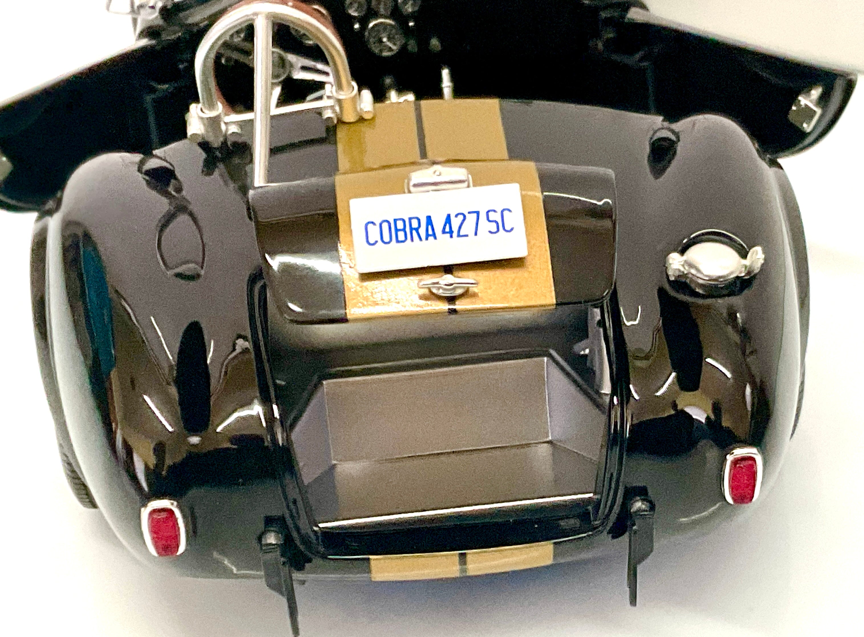 Shelby Cobra 427 S/C Black/Gold 1:18 – Kyosho KS08048BKG