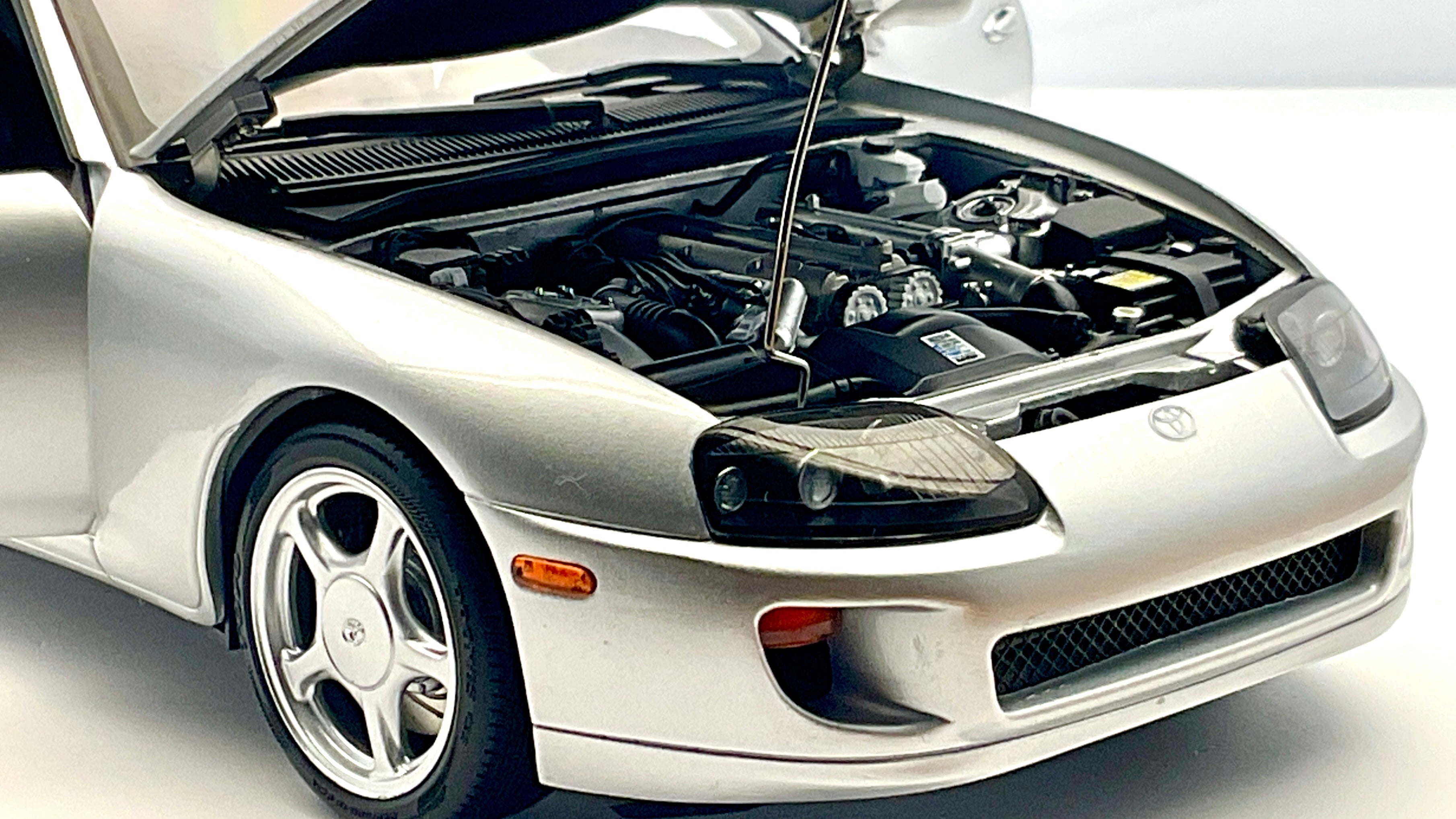 Toyota Supra A80 ( LHD ) , Whelart W-001F Die-Cast 1/18, vista vano motore