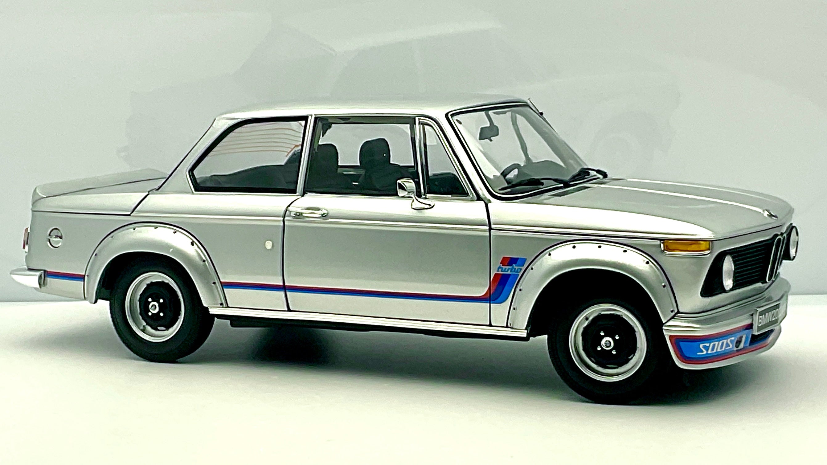 BMW 2002 Turbo Kyosho 08544S Die-Cast 1/18