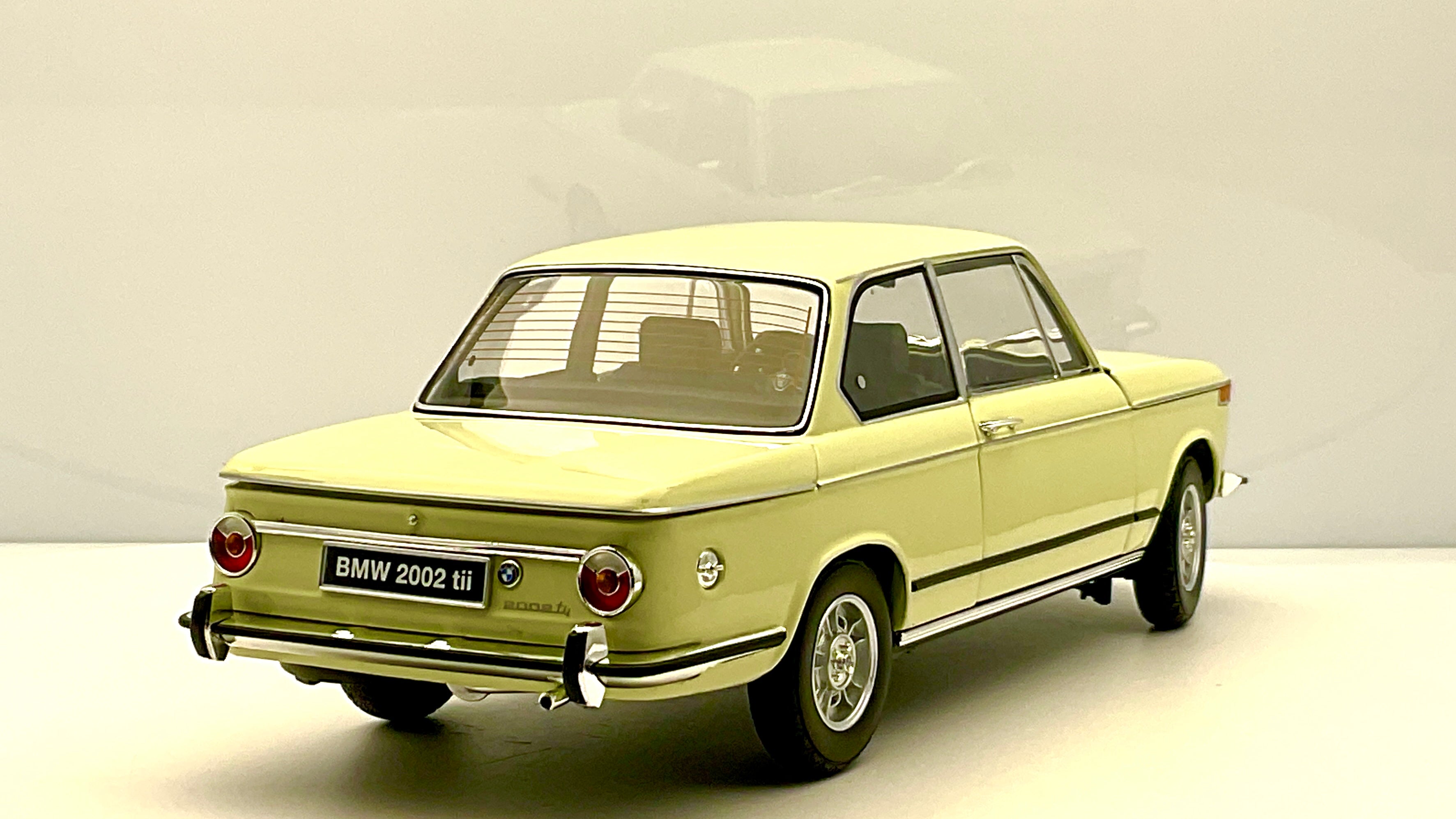 BMW 2002 Tii Kyosho 08543ML Die-Cast 1/18