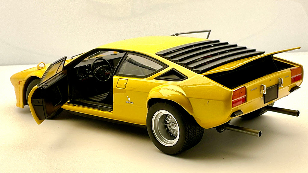 Lamborghini Urraco Rally , Kyosho 08445GY Die-Cast 1/18, vista posteriore con le aperture