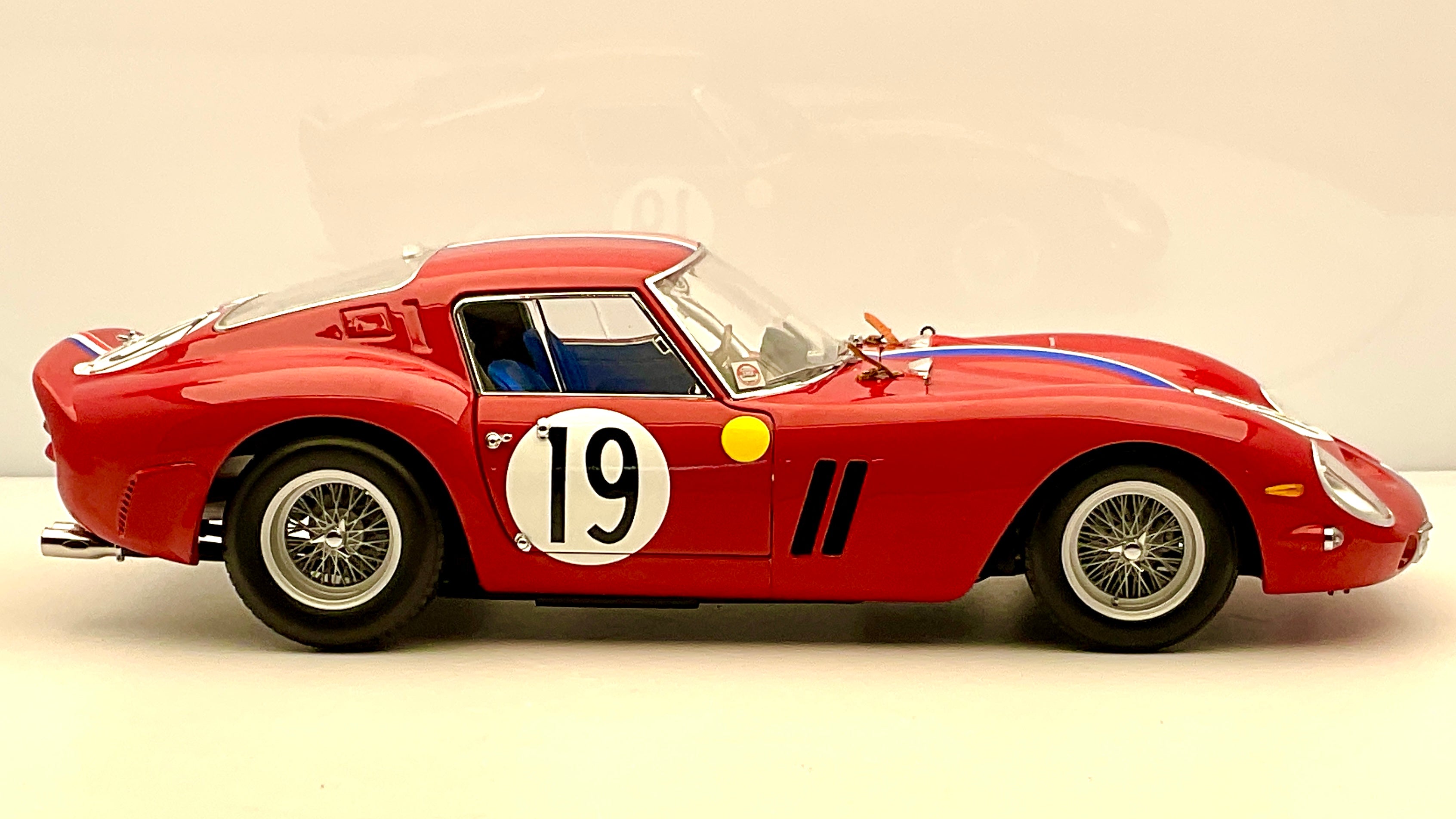 Ferrari 250 GTO #19 Kyosho 08438A Die-Cast 1/18