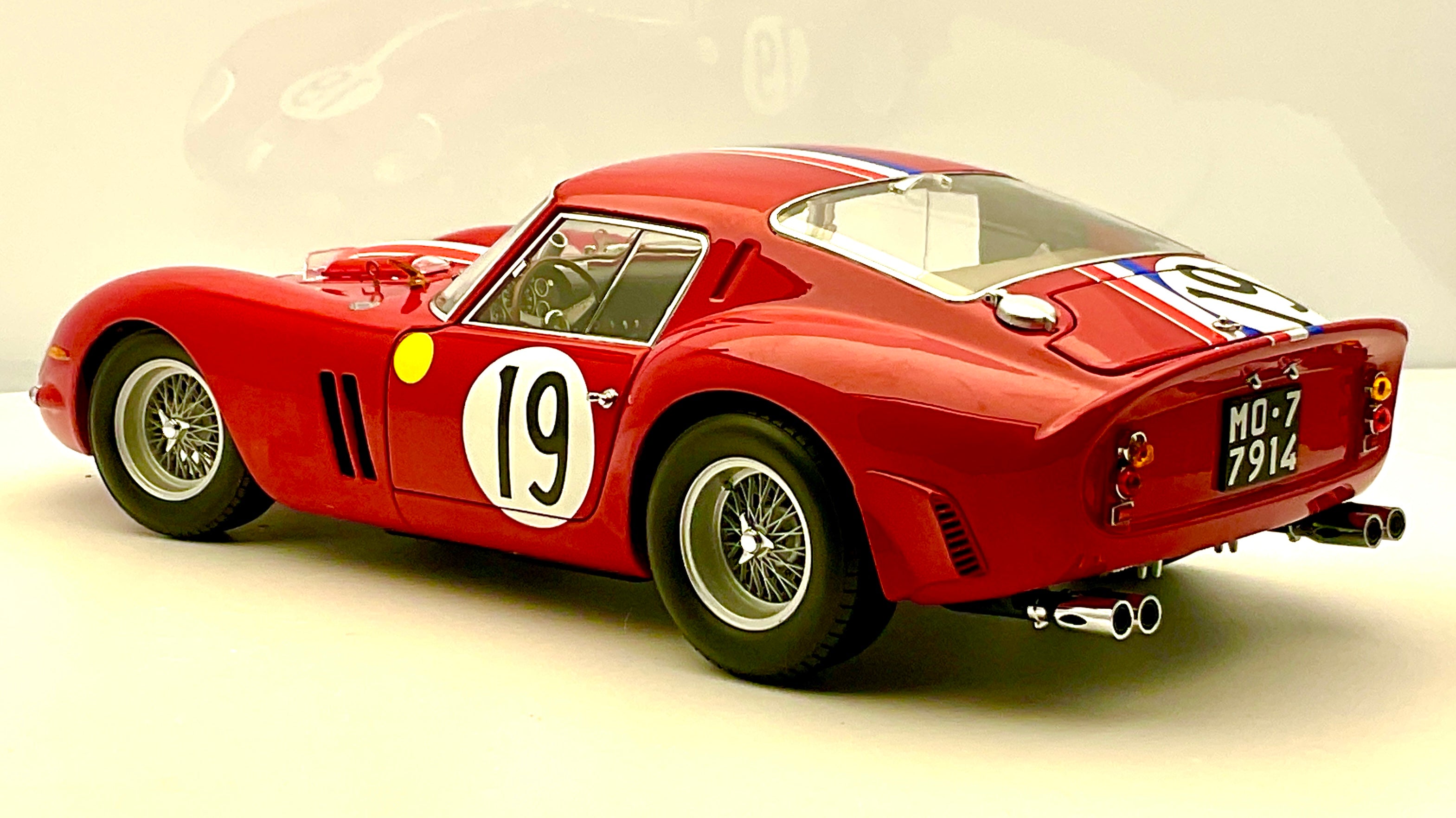 Ferrari 250 GTO #19 Kyosho 08438A Die-Cast 1/18