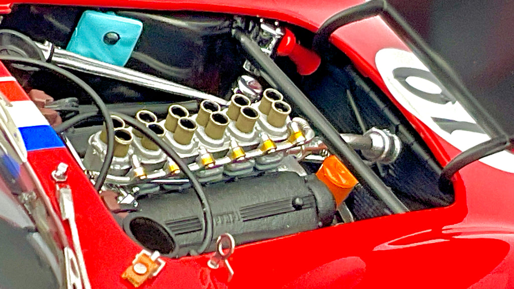 Ferrari 250 GTO #19 Kyosho 08438A Die-Cast 1/18, vista vano motore