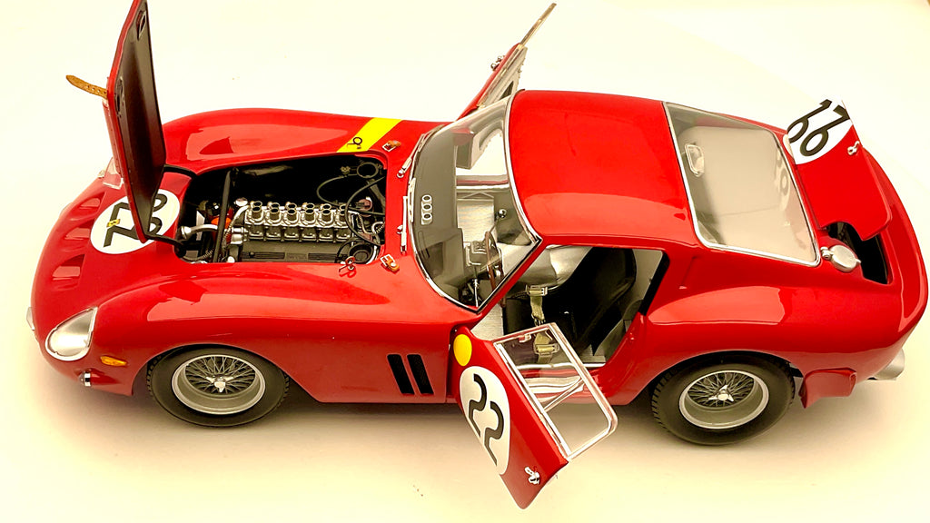 Ferrari 250 GTO #22 , Kyosho 08438B Die-Cast 1/18, vista di tutte le aperture