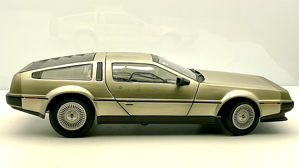 De Lorean DMC , Sun Star 2701 Die-Cast 1/18, vista laterale destra