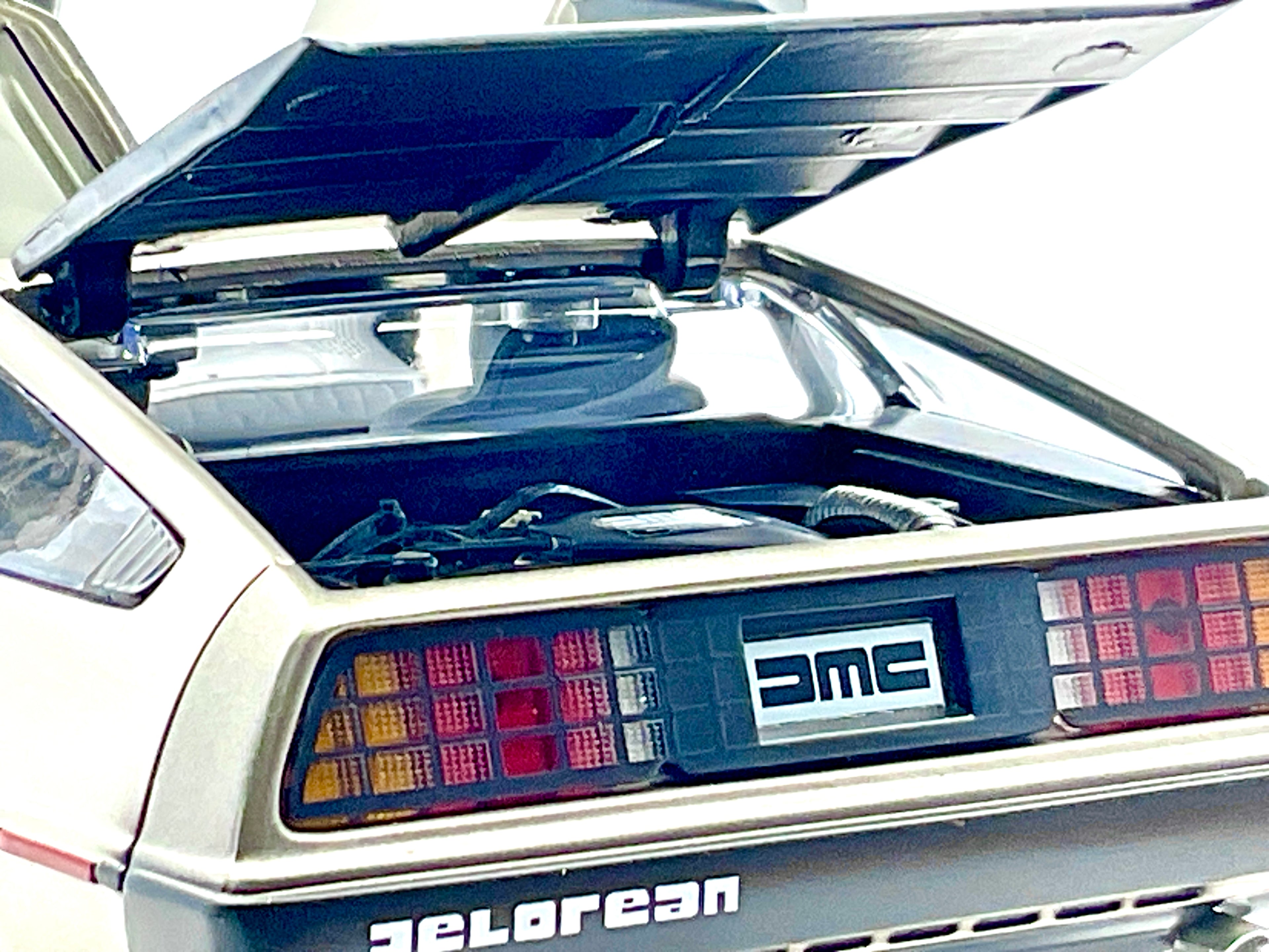De Lorean DMC , Sun Star 2701 Die-Cast 1/18