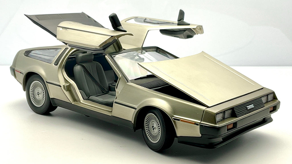 De Lorean DMC , Sun Star 2701 Die-Cast 1/18, vista delle aperture