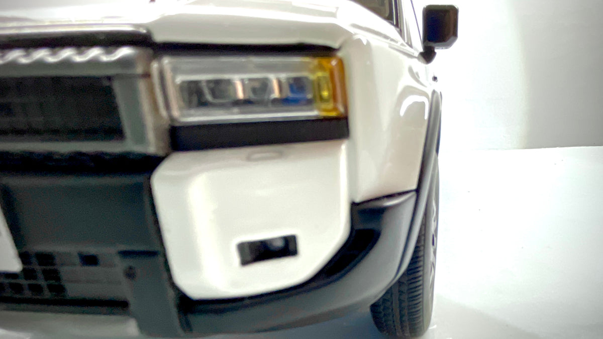 Kyosho KSR18064W Toyota Land Cruiser 250 ZX bianco 1:18