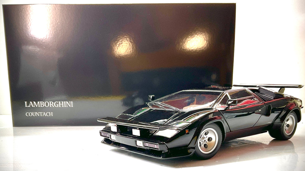 Lamborghini Countach LP 400S The Cannonball Run nera Kyosho 08320BKCR, vista anteriore di tre quarti con scatola.