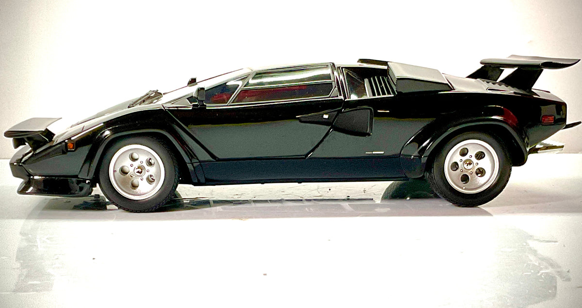 Lamborghini Countach LP 400S nera Kyosho, vista laterale sinistra 