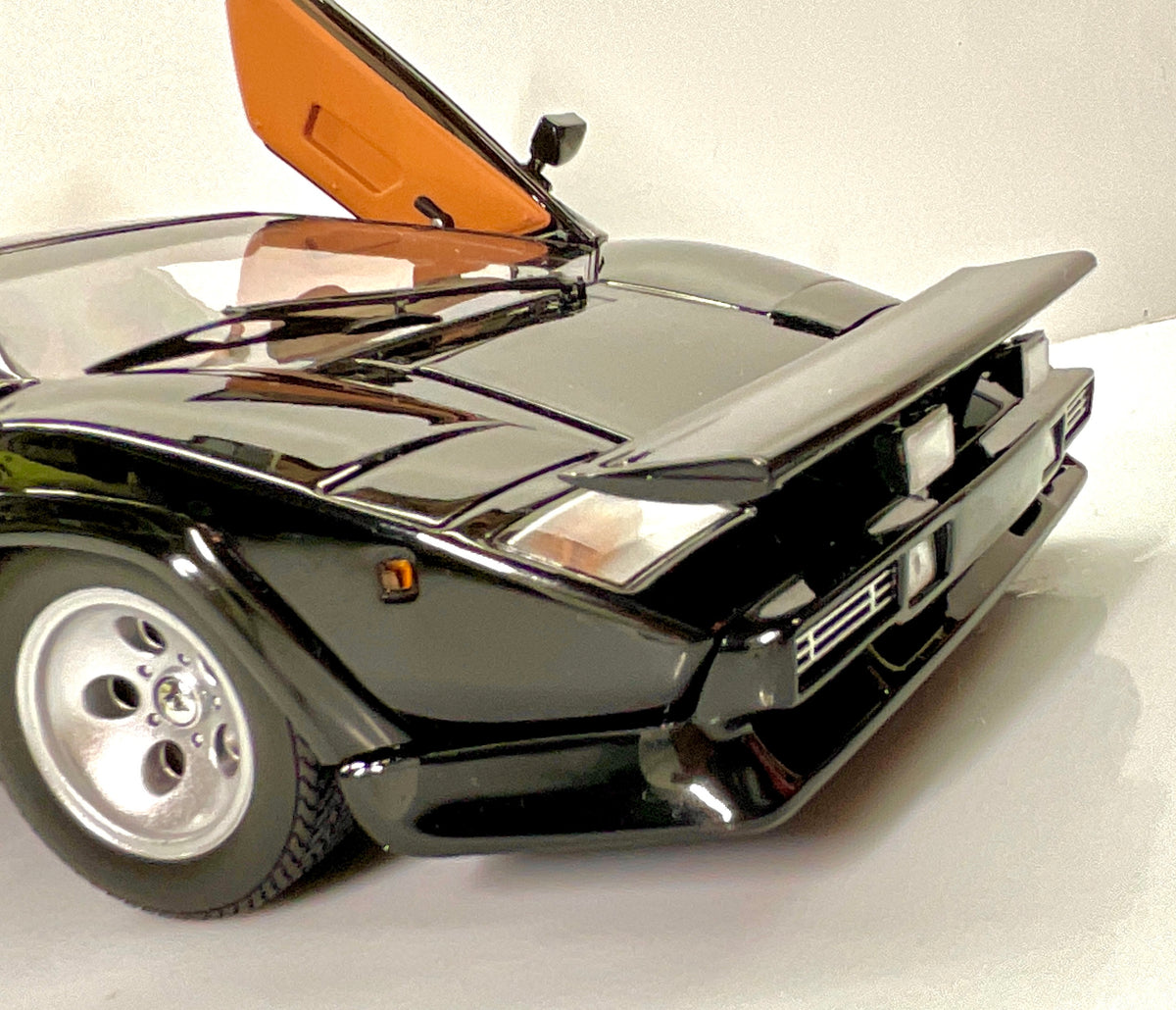 Kyosho 08320BKCR – Lamborghini Countach LP 400S – The Cannonball Run – Nera