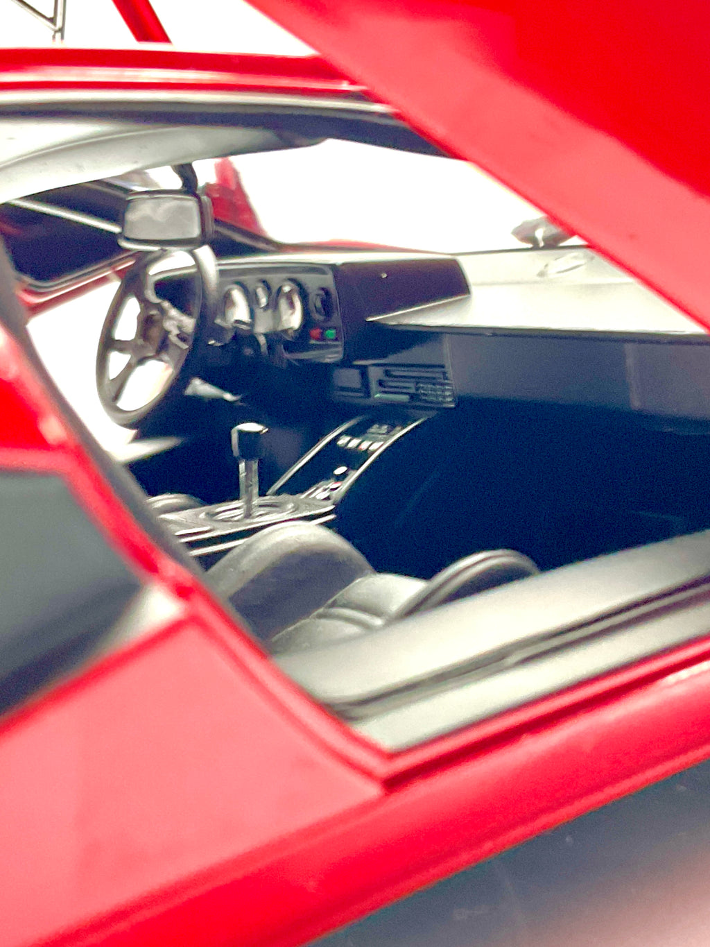 Kyosho 08320RBKG – Lamborghini Countach LP 5000 Quattrovalvole – Rossa con cerchi oro