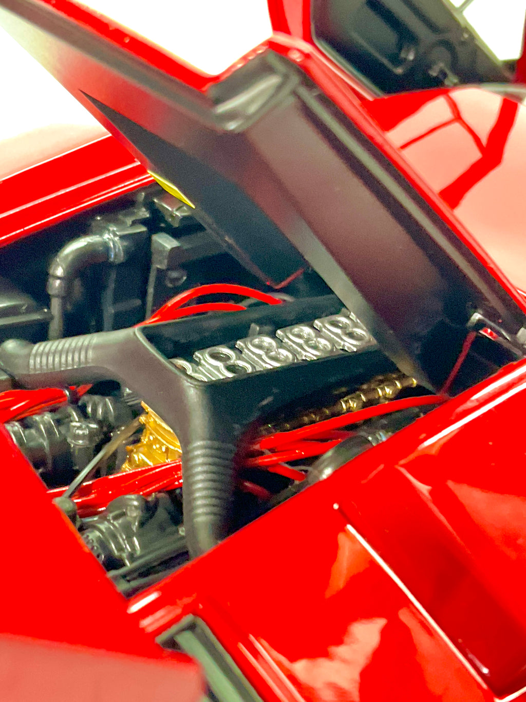 Kyosho 08320RBKG – Lamborghini Countach LP 5000 Quattrovalvole – Rossa con cerchi oro