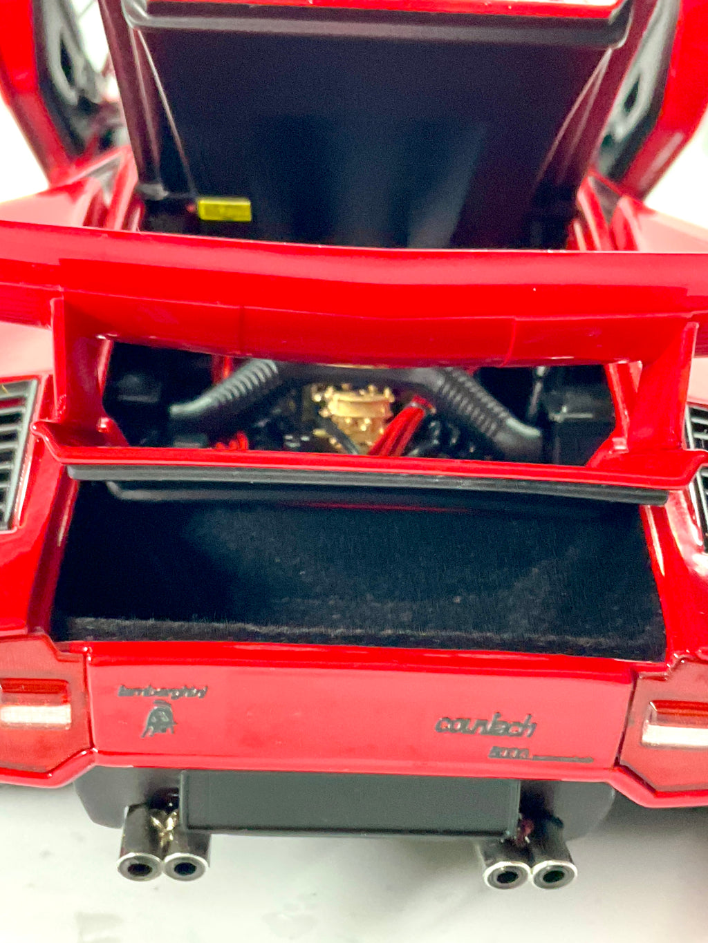 Kyosho 08320RBKG – Lamborghini Countach LP 5000 Quattrovalvole – Rossa con cerchi oro