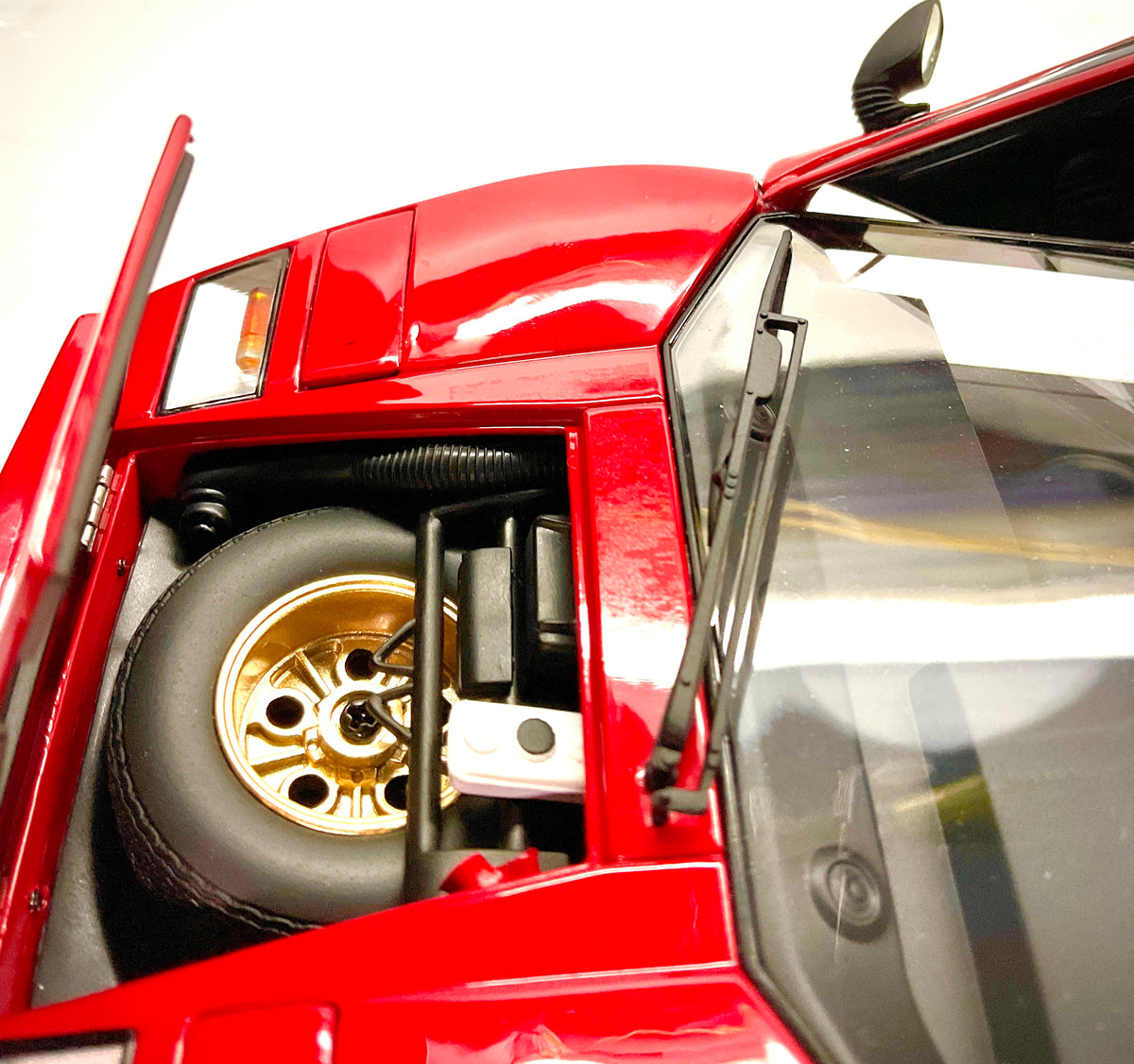 Kyosho 08320RBKG – Lamborghini Countach LP 5000 Quattrovalvole – Rossa con cerchi oro