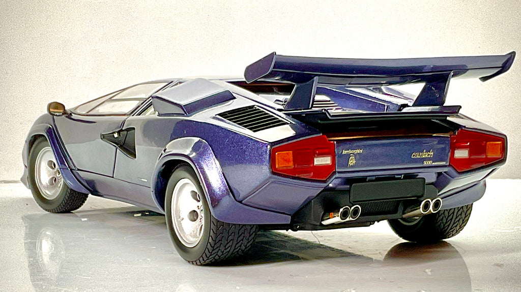 Kyosho 08320DBL – Lamborghini Countach LP 5000 Quattrovalvole – Blu scuro